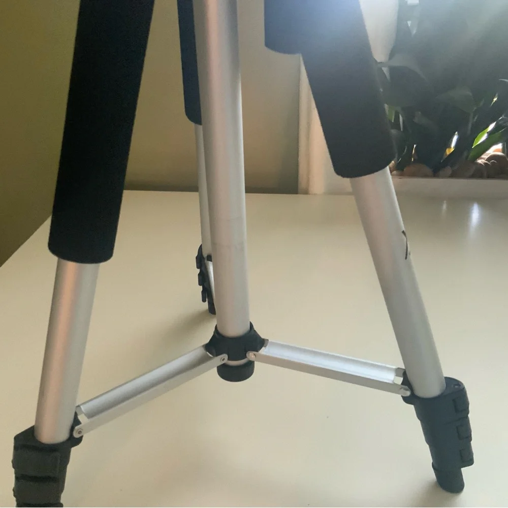 XIT Photo PRO SERIES TRIPOD FOR CAMCORDS & DSLRs NEW